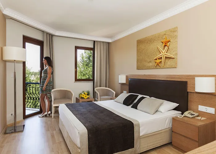 Mholiday Stone Palace Side 5*