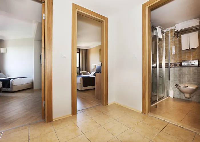 Mholiday Stone Palace Side